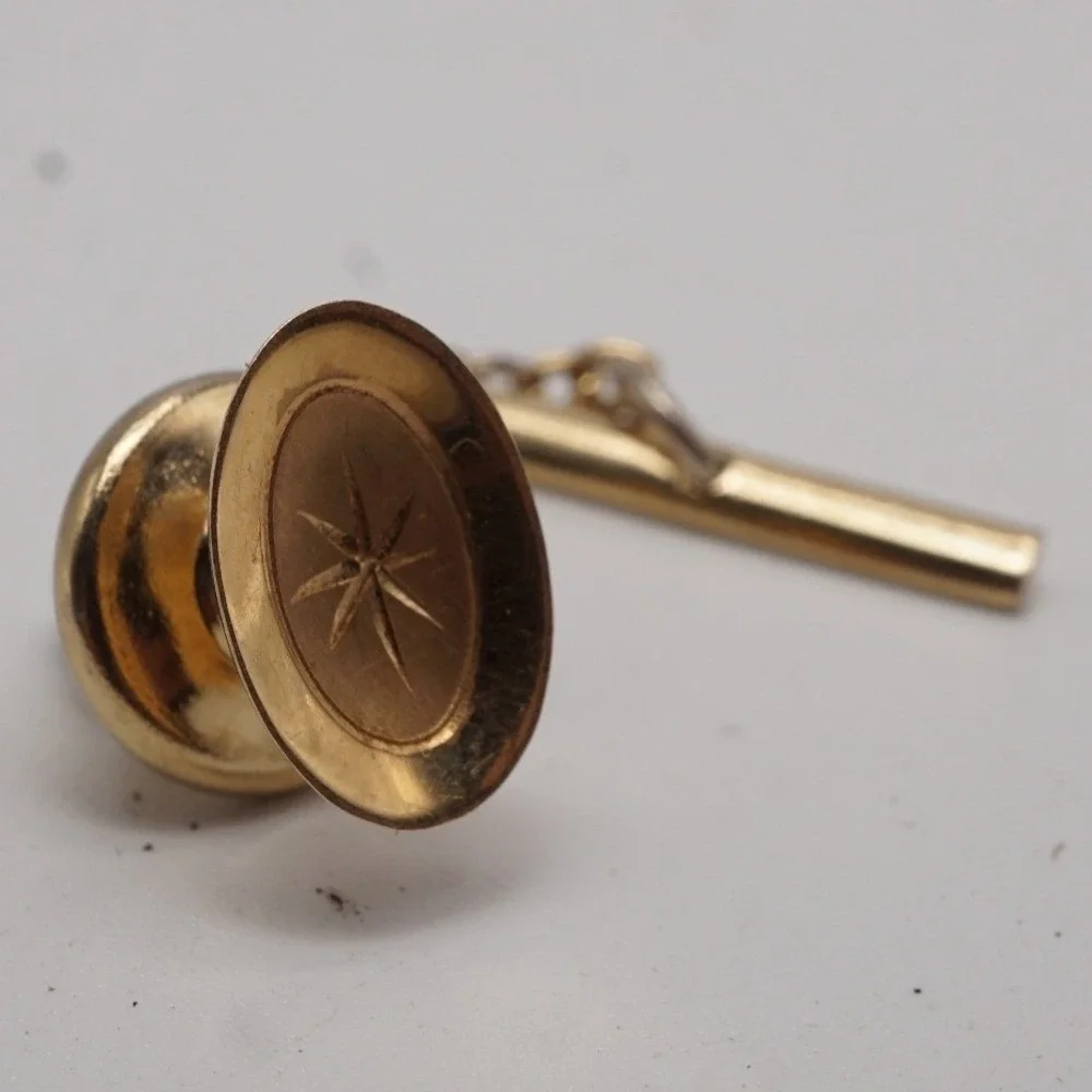 Vintage 14K Yellow Gold Starburst Oval Tie Tack with Safety Chain 0.48g
